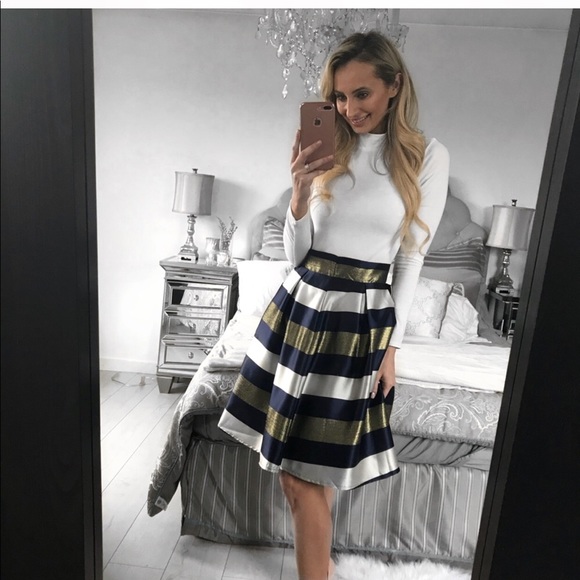 High Waist Pleated Striped Skirt - Picture 5 of 8